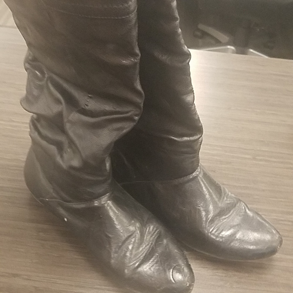 3/25 🌻 Black tall boots